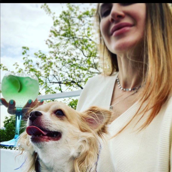 Meet your Posher, Lauren - Picture 2 of 3